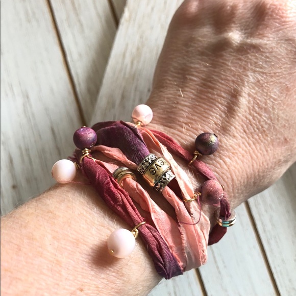 🍍HP🍍 Handmade Sari Silk and Gemstone Bracelet - Picture 5 of 6